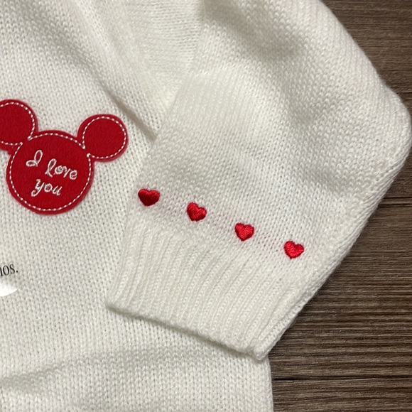🔴Disney Mickey Mouse hearts/love Sweater - Picture 4 of 4